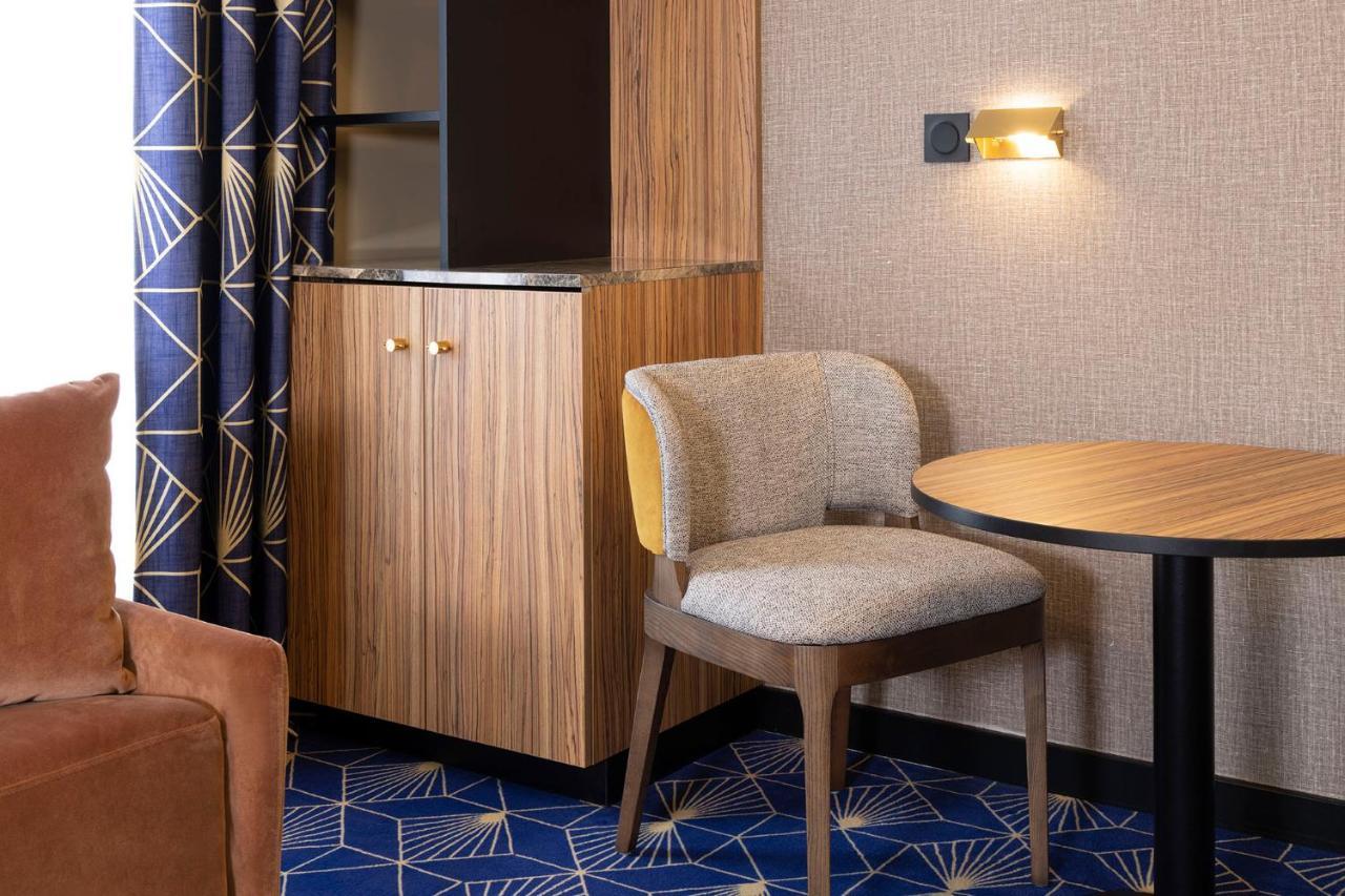 Hotel Le Rocroy Paryż Zewnętrze zdjęcie